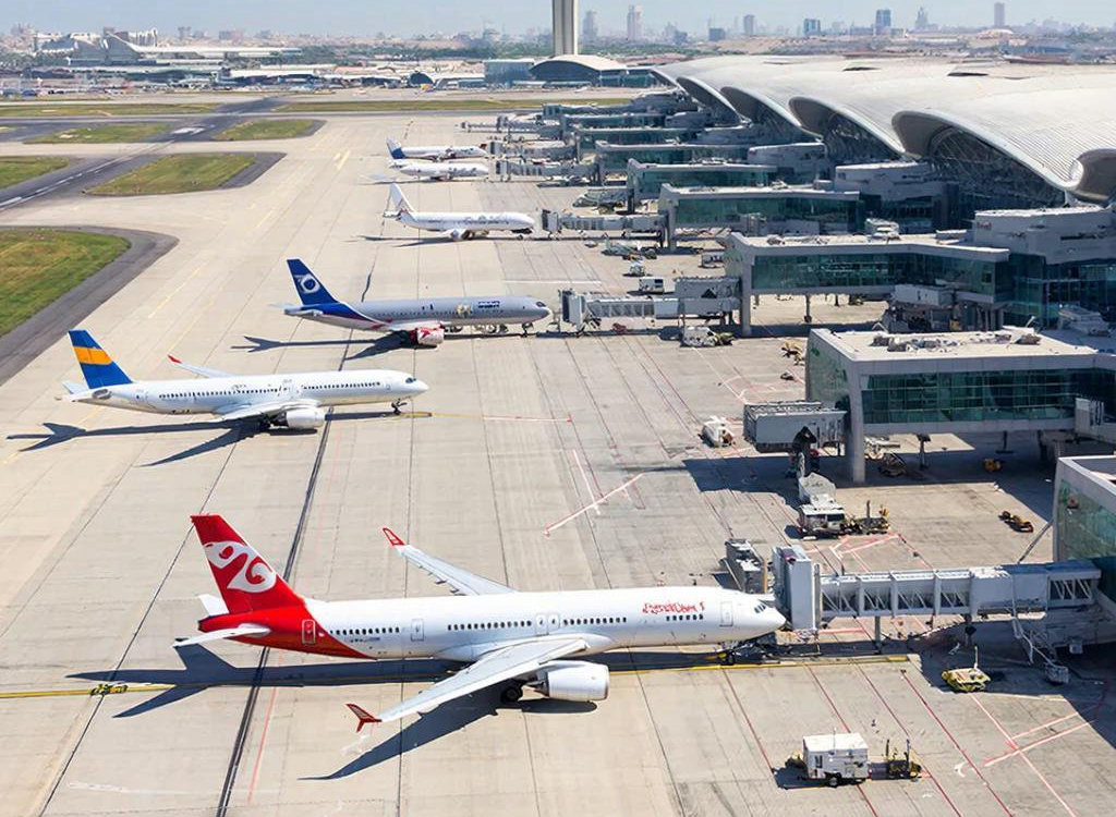 Дубай: 12 авиакомпаний меняют правила рейсов